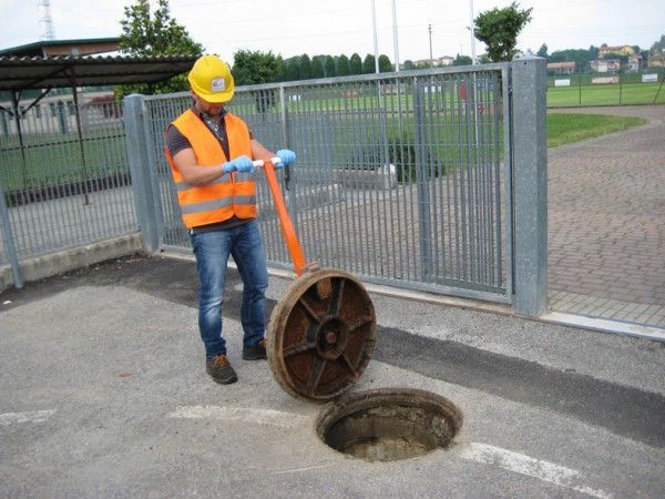 00-magnetique_Crochets de levage de plaque d’égout_mpx600